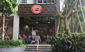 Capitalland'S Service Apartment Landmark 6 Vinhomes